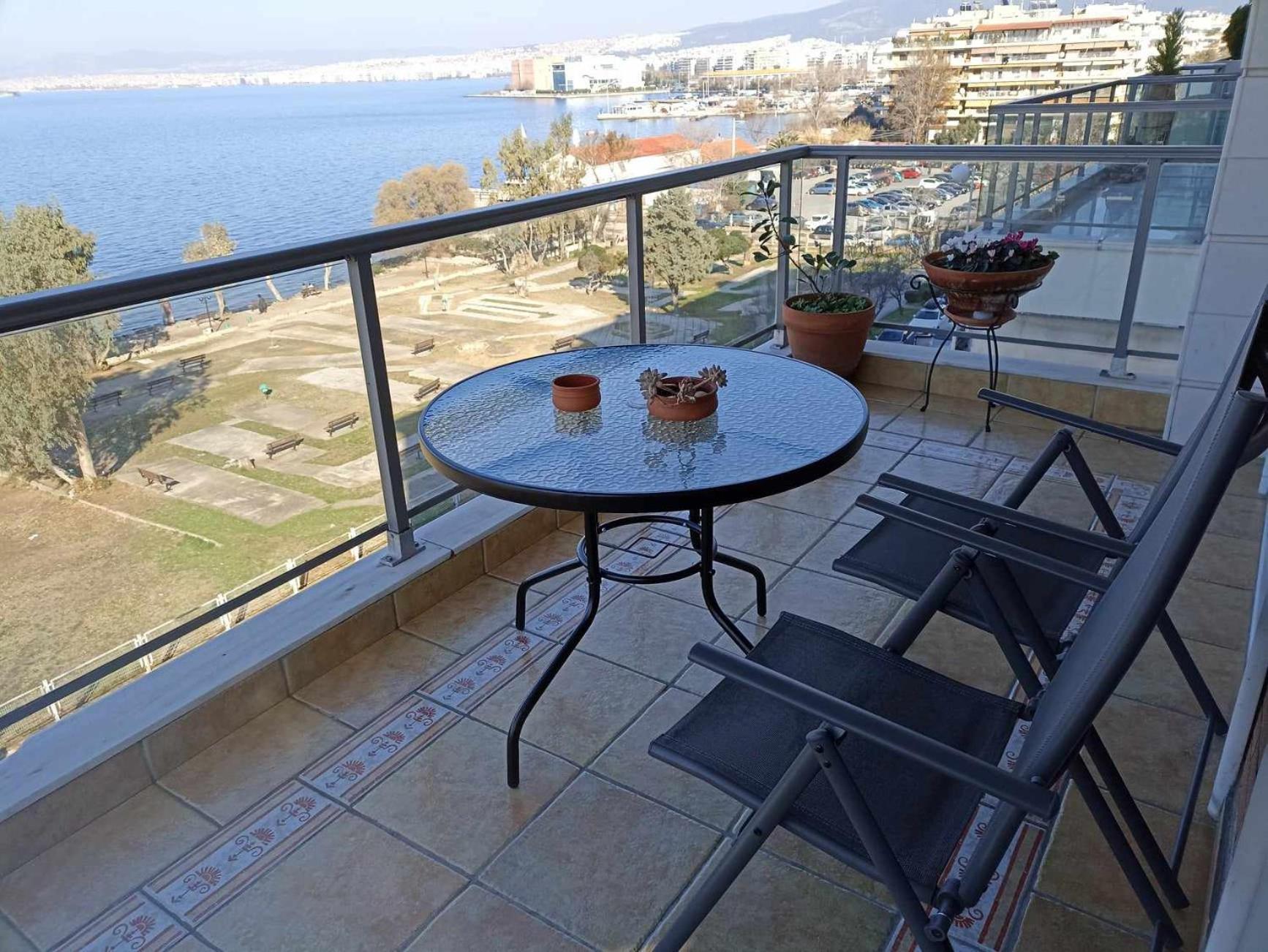 Seafront Family Apartment & Free Parking, The Cruiseflat Saloniki Zewnętrze zdjęcie