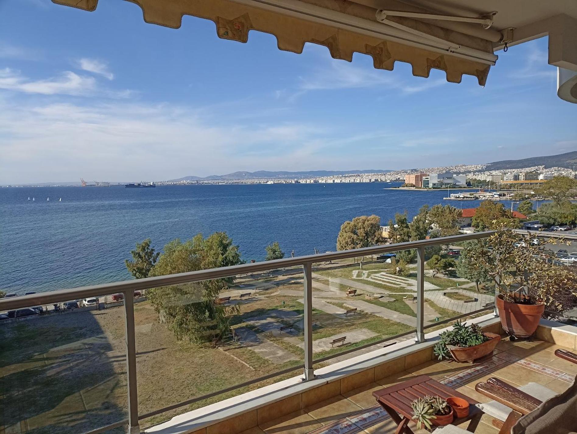 Seafront Family Apartment & Free Parking, The Cruiseflat Saloniki Zewnętrze zdjęcie